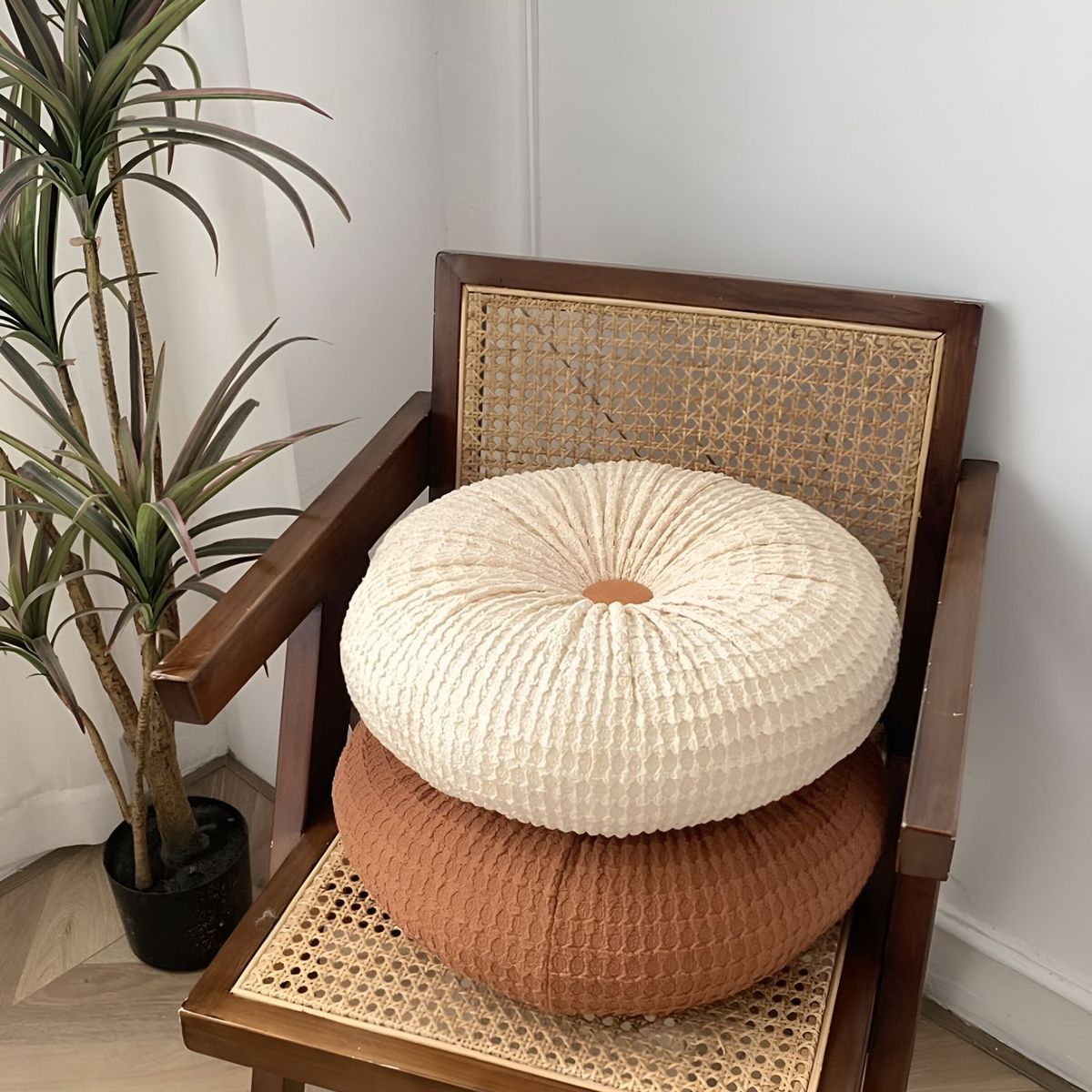 GENERICO - SET DE 4 COJINES DISEÑO BOTON COLOR BEIGECAFÉ