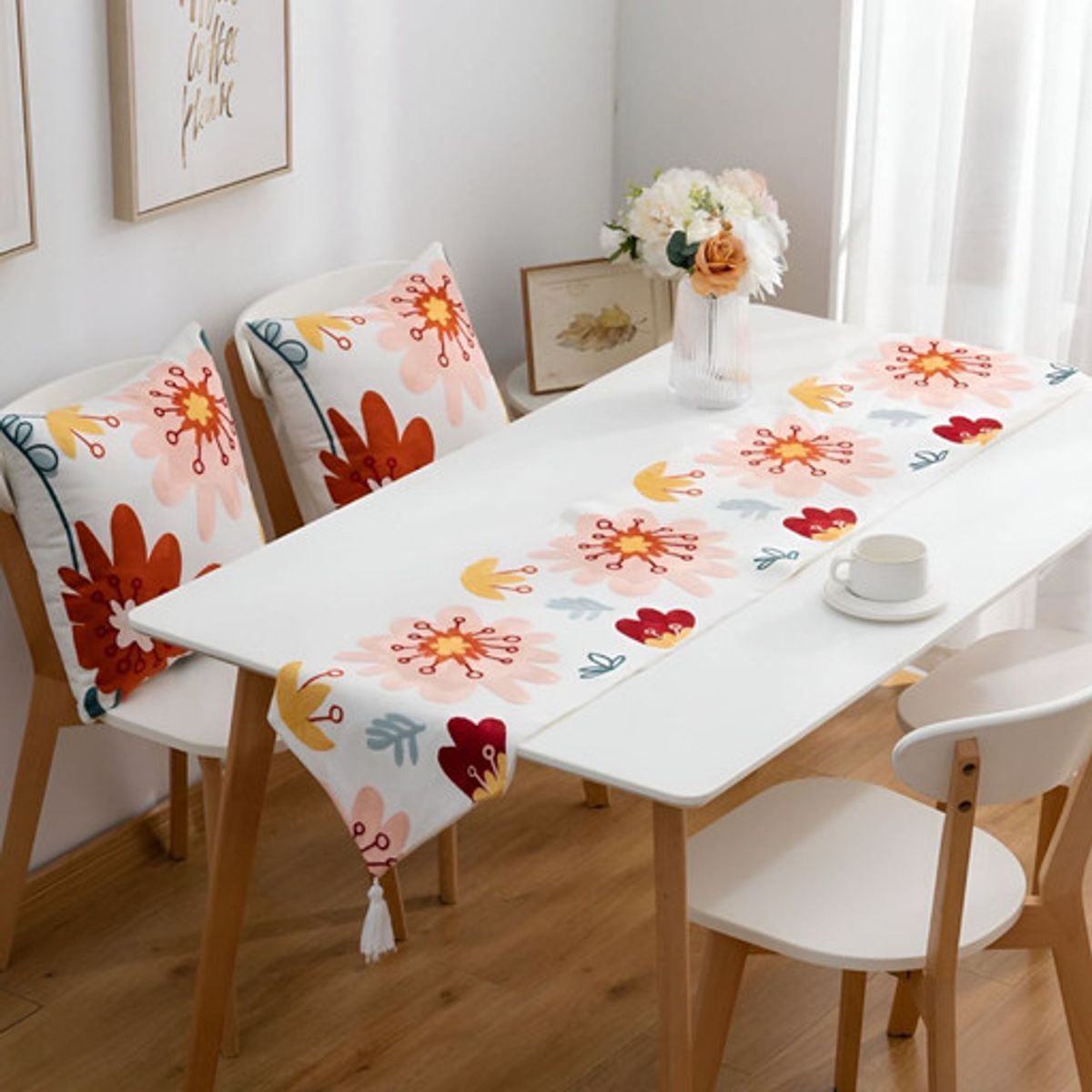 GENERICO - Camino de mesa bordado 33x180 cm.