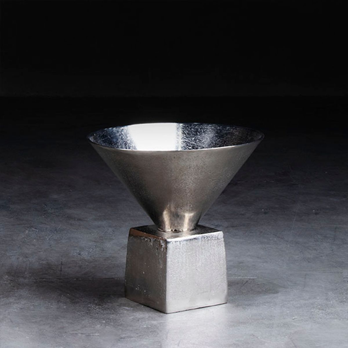 DECOMUEBLES - Centro de Mesa Santo Plateado.