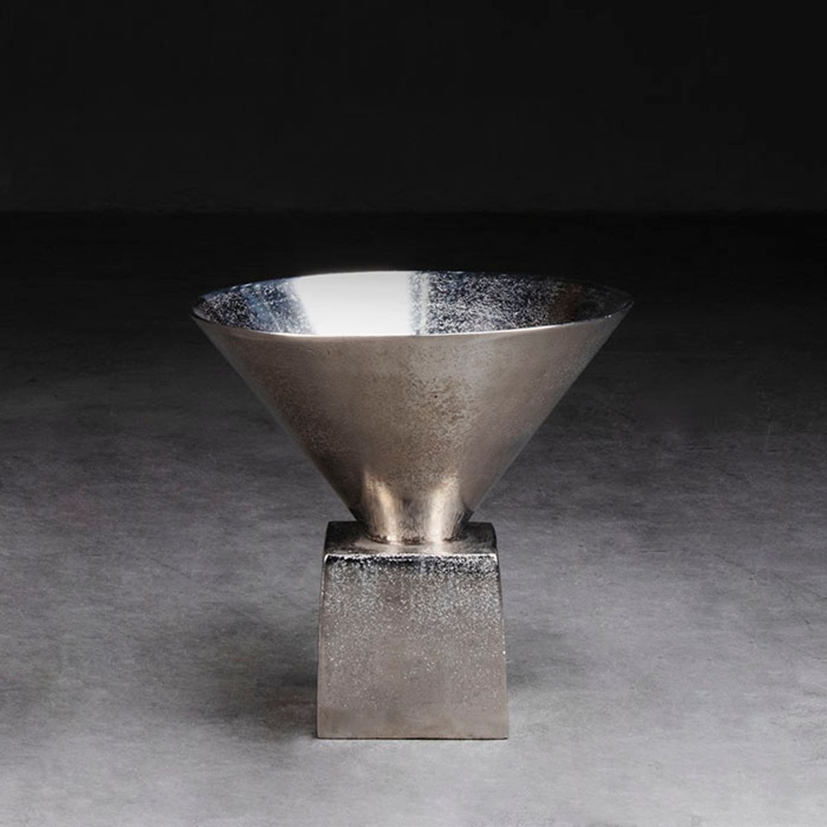 DECOMUEBLES - Centro de Mesa Santo Plateado.