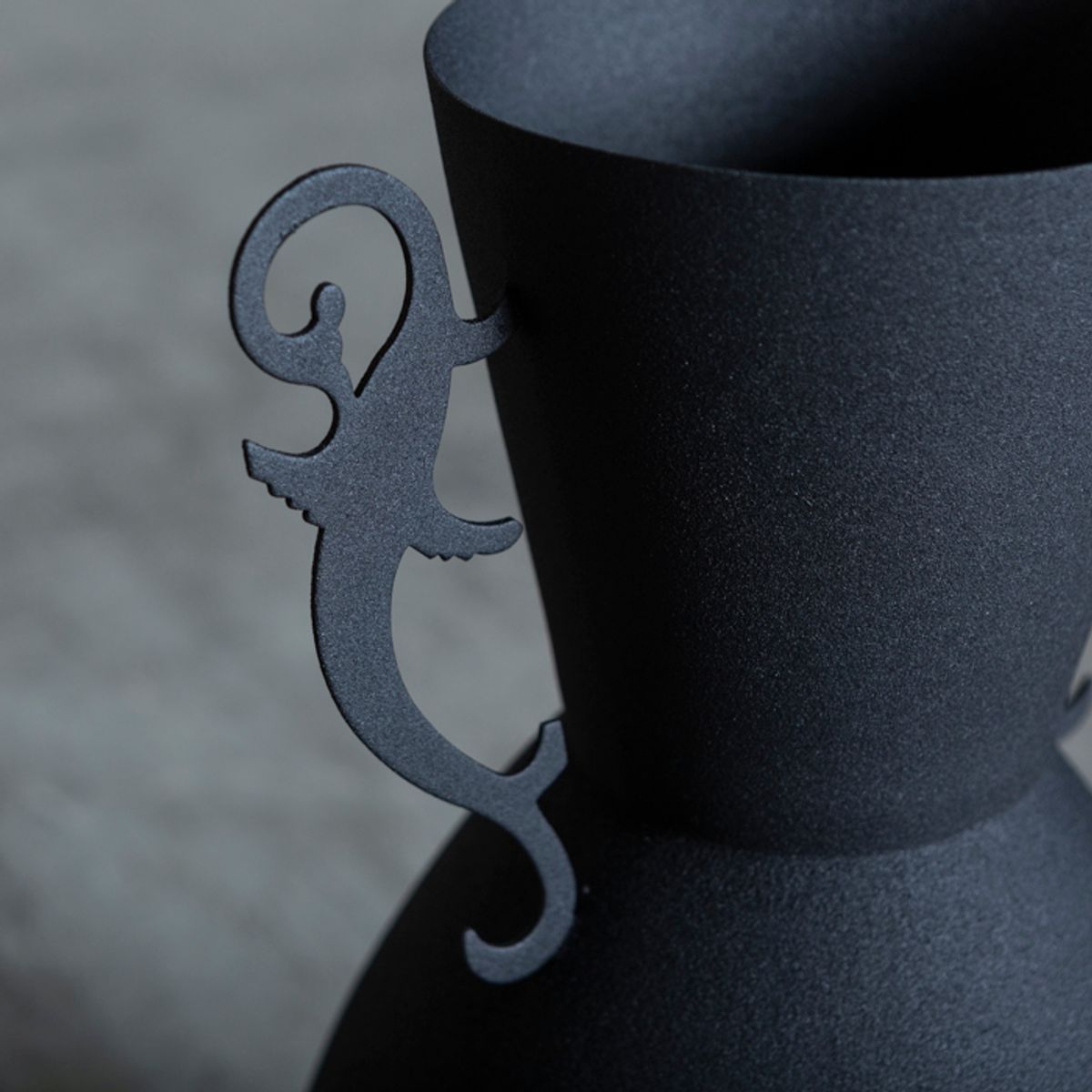 DECOMUEBLES - Jarrón Metálico Vaticano.