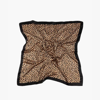 Imagen 2 del producto Set Pañuelo Y Aros Mujer Estampado Animal Print