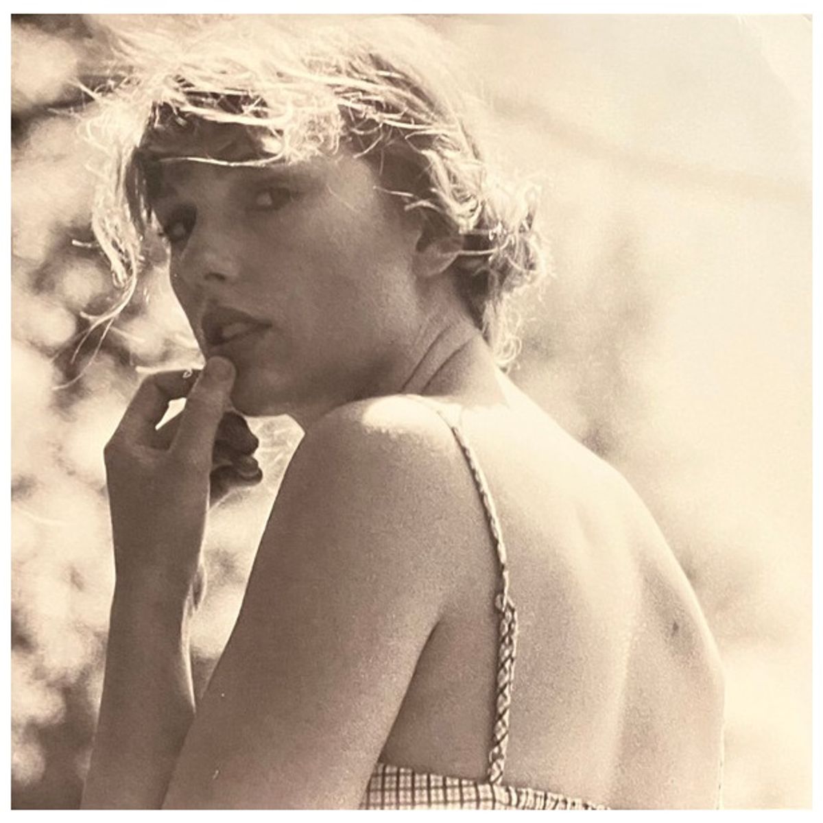 HITWAY MUSIC - TAYLOR SWIFT - FOLKLORE 2LP EXCLUSIVE LTD EDITION RED VINYL - VINILO