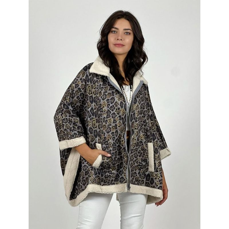 ENIGMATICA BOUTIQUE - Abrigo Tipo Poncho Chiporro Gamuzado Print Verde