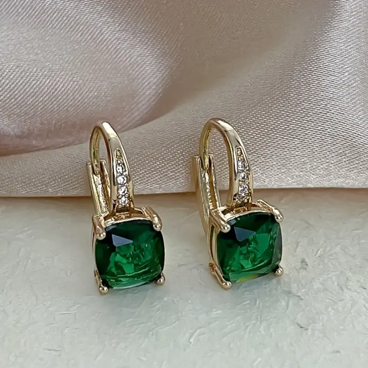 GENERICO - Aros verde esmeraldas con circonitas