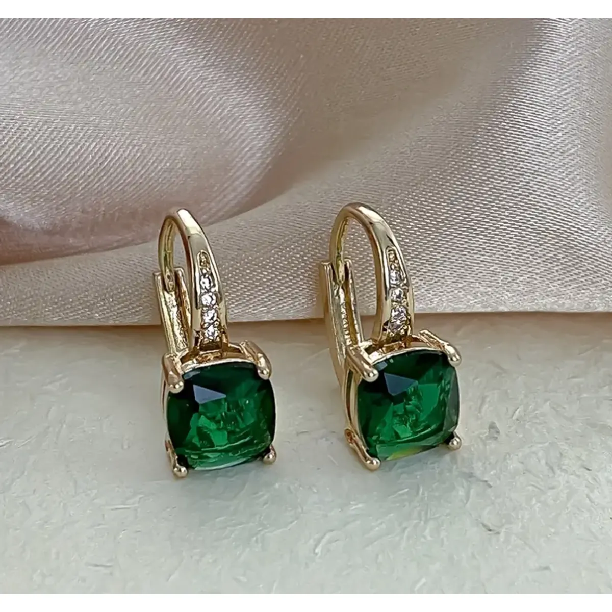 GENERICO - Aros verde esmeraldas con circonitas
