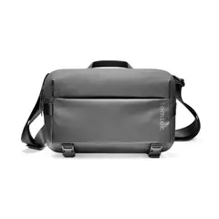 TOMTOC - Bolso Sling Compacto Explorer-T21 Grande 10L para 13 - Negro
