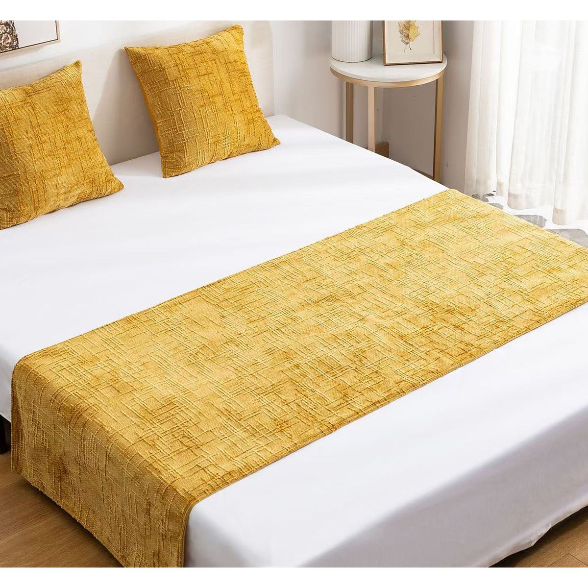 GENERICO - Set Piecera Chenille Mostaza + 2 Fundas cm  2 Plazas o King