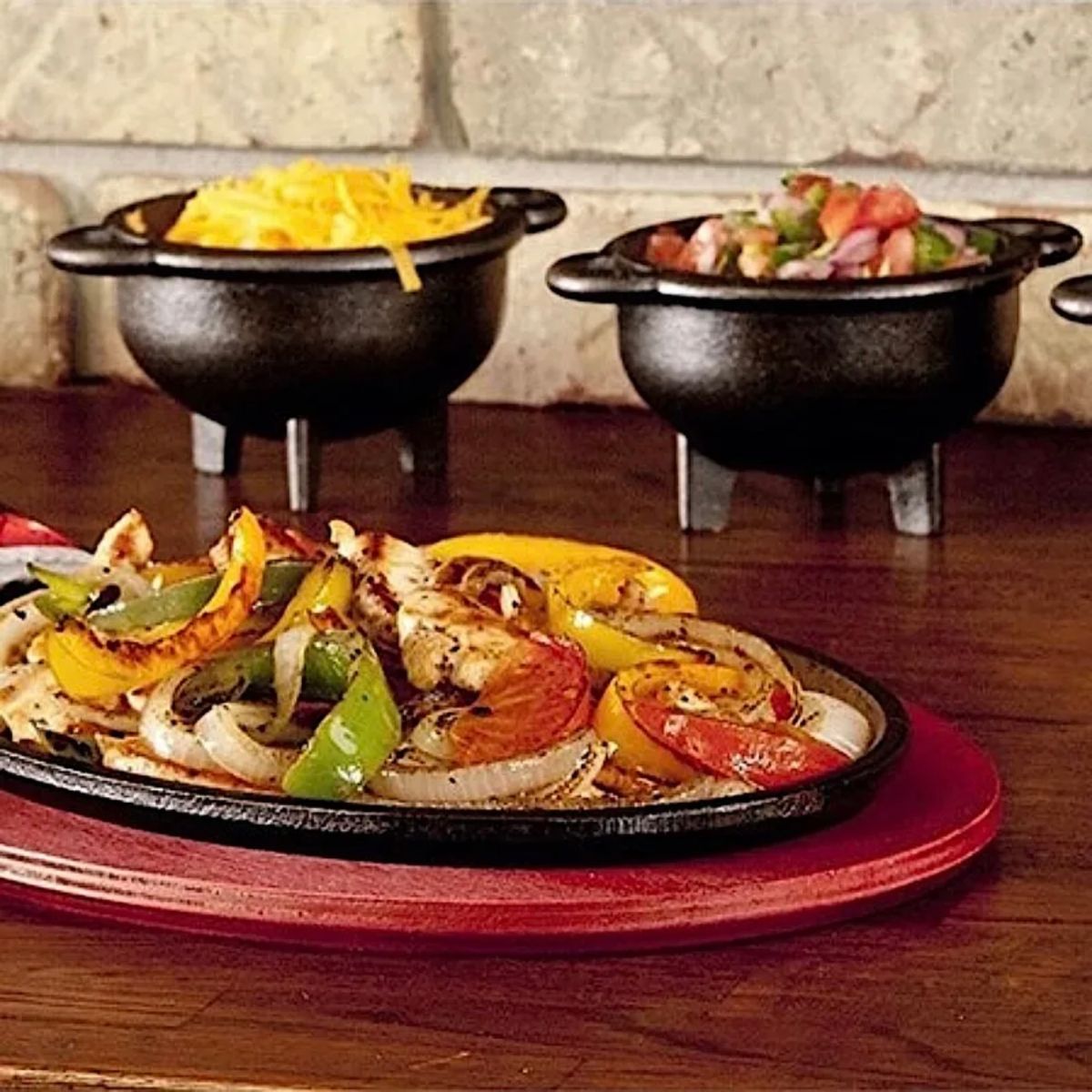 LUGANO - Set 4 Planchas Fierro Fundido 28 cm Con Base Madera