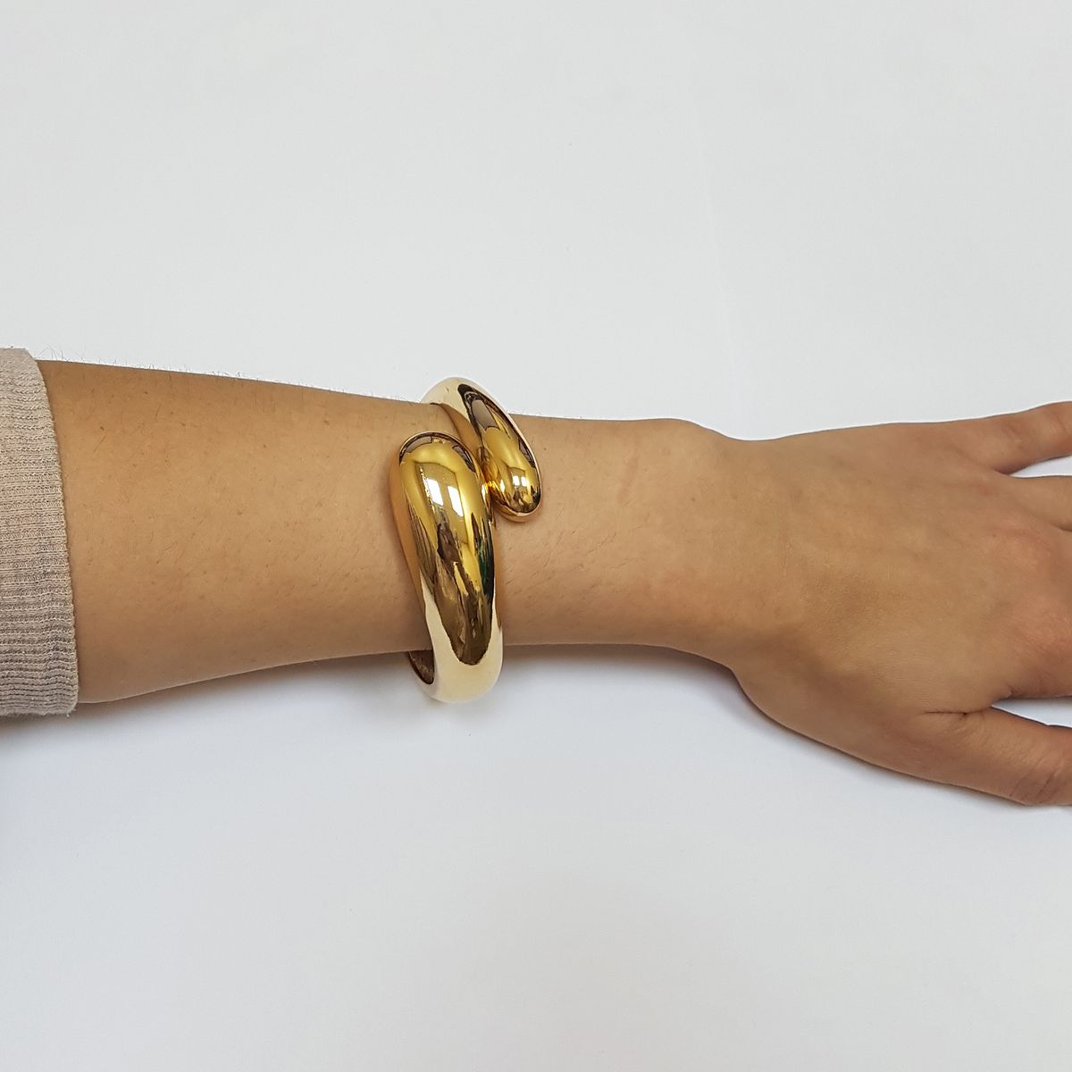 GENERICO - Brazalete  Pulsera Fantasía Elegancia Bela / 5JP084