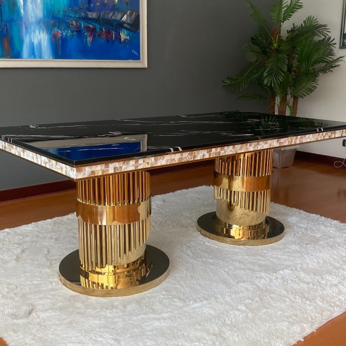 GENERICO - Mesa de Comedor Horus Dorado Negro Estambul Design.