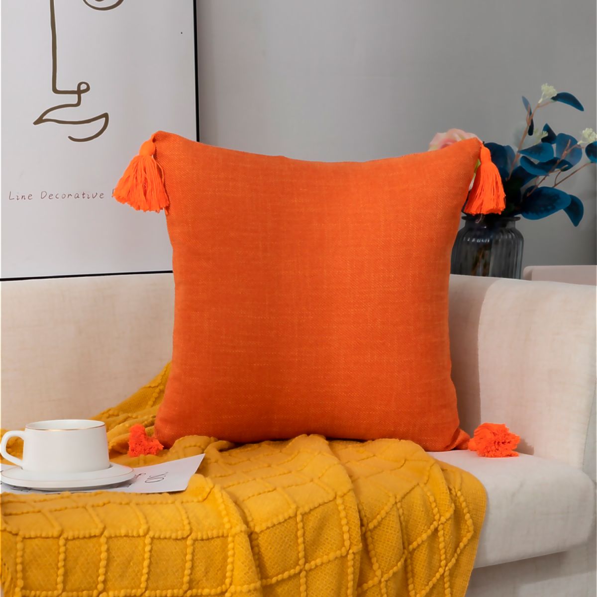 ALTERNATIVE - Funda Decorativa 45x45 cm - Naranja y Borlas Chic - 615