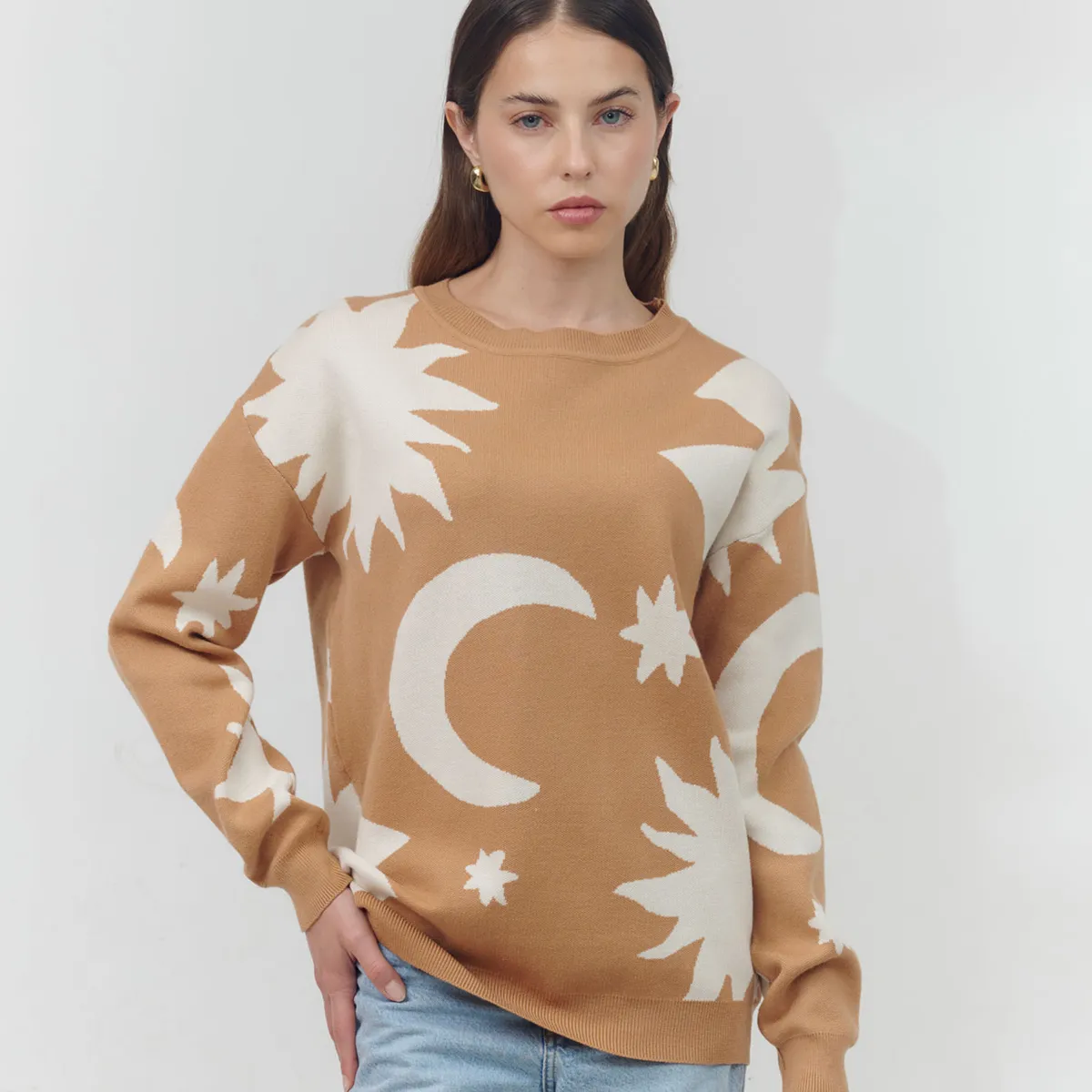 GUINDA - Sweater estampado estrellas Indo Guinda.