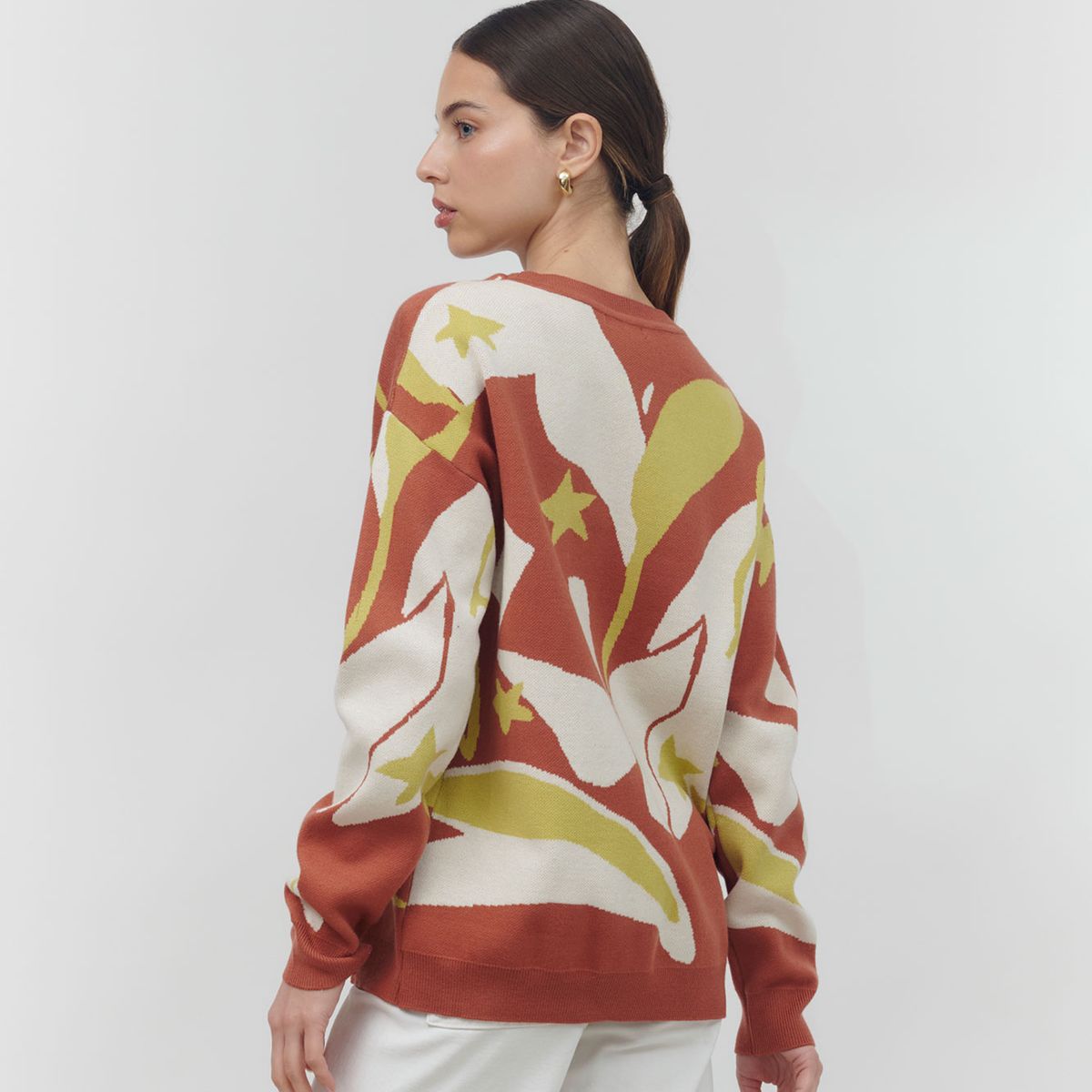GUINDA - Sweater cuello redondo colores fuertes Iza Guinda
