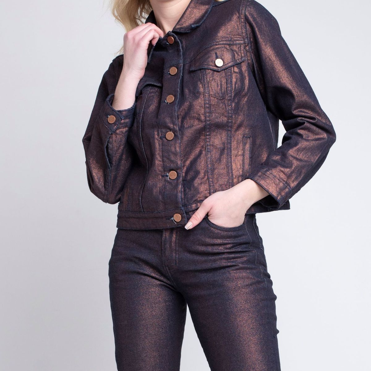 MOMCHIC - Chaqueta Metalizada Cobre