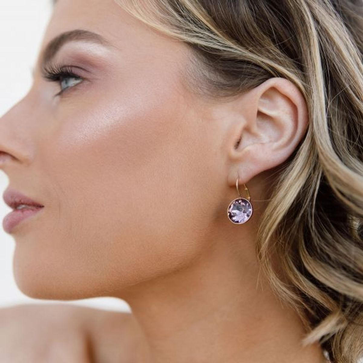 BLOOM CRYSTAL - Aros Colgantes Bella Cristal Austria 12mm Rosa Vintage Baño en Oro