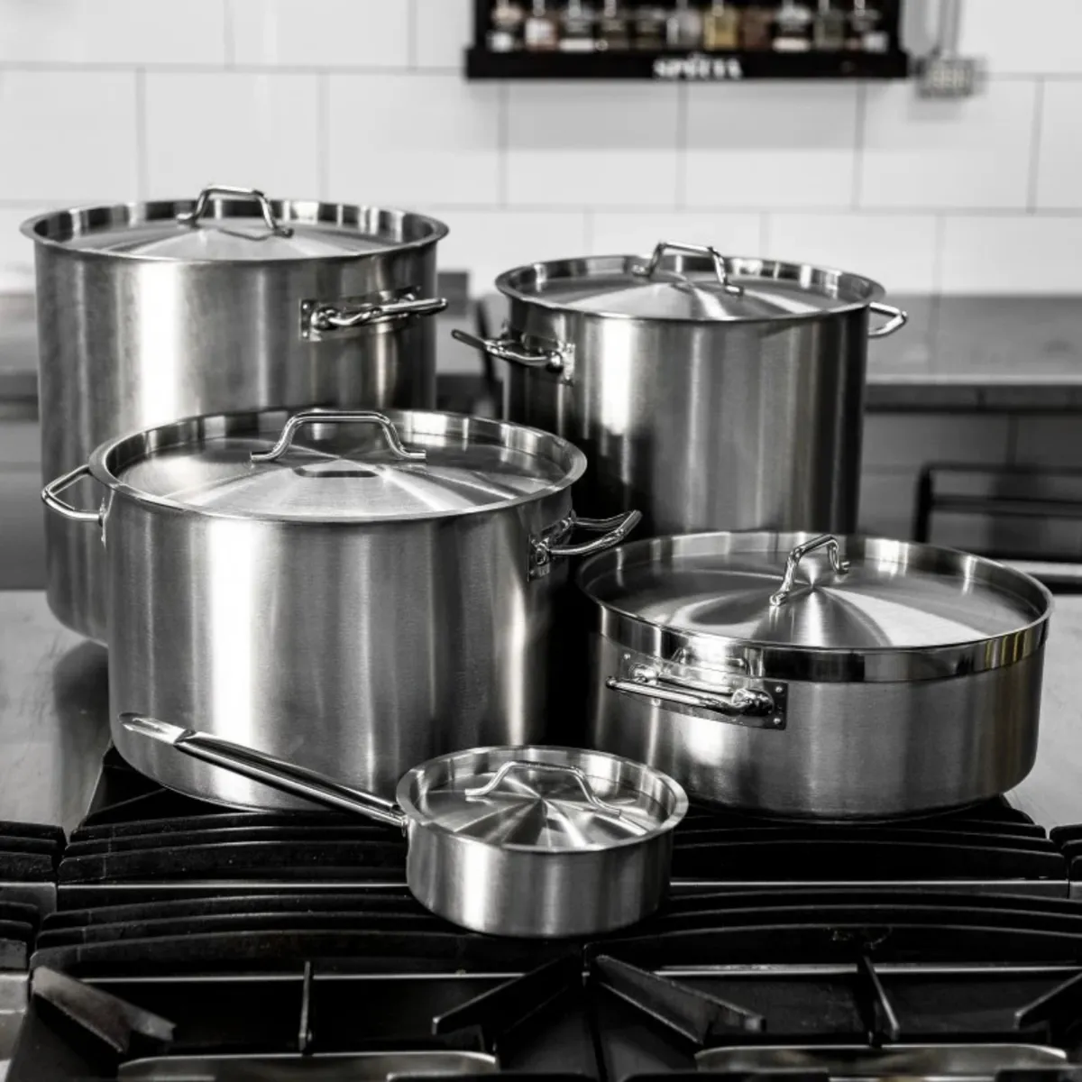 WOLFEN - Cacerola con Mango 22 cm / 2,8 Litros Acero Inoxidable Profesional