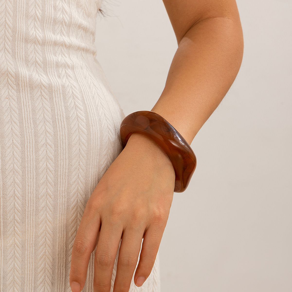 TIOZONEY - Pulseras gruesas de acrílico para mujer