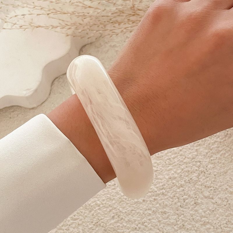 TIOZONEY - Pulseras gruesas de acrílico para mujer