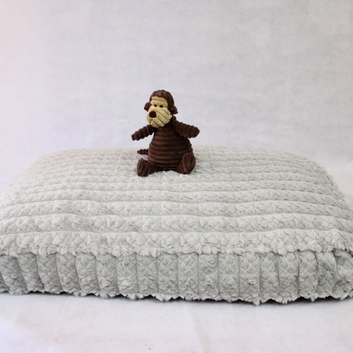 DOG REPUBLIC - Cama de Perros Mediana Lavable Gris M Genghis AnimalRepublic