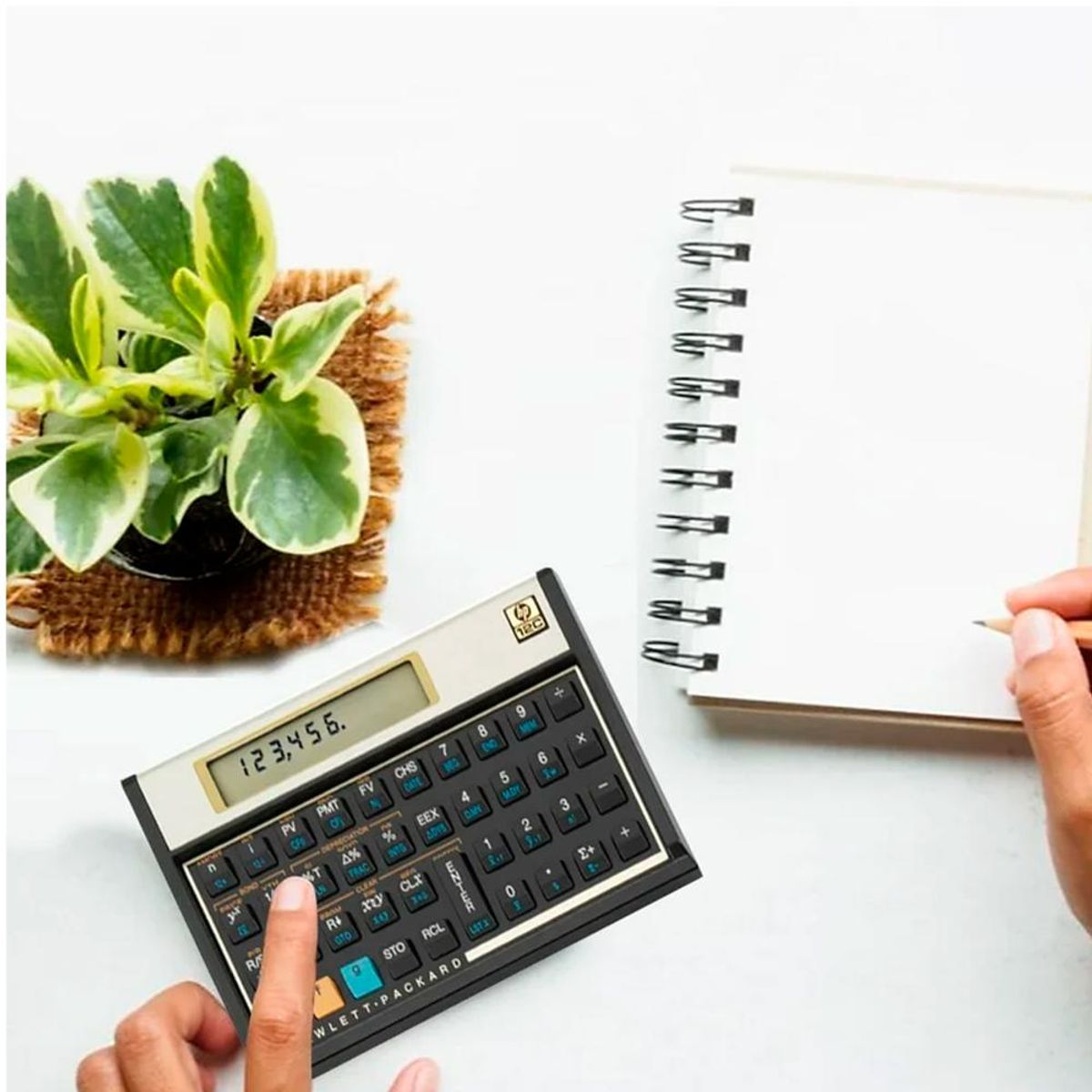 HP - Calculadora HP Financiera 12C NegroOro