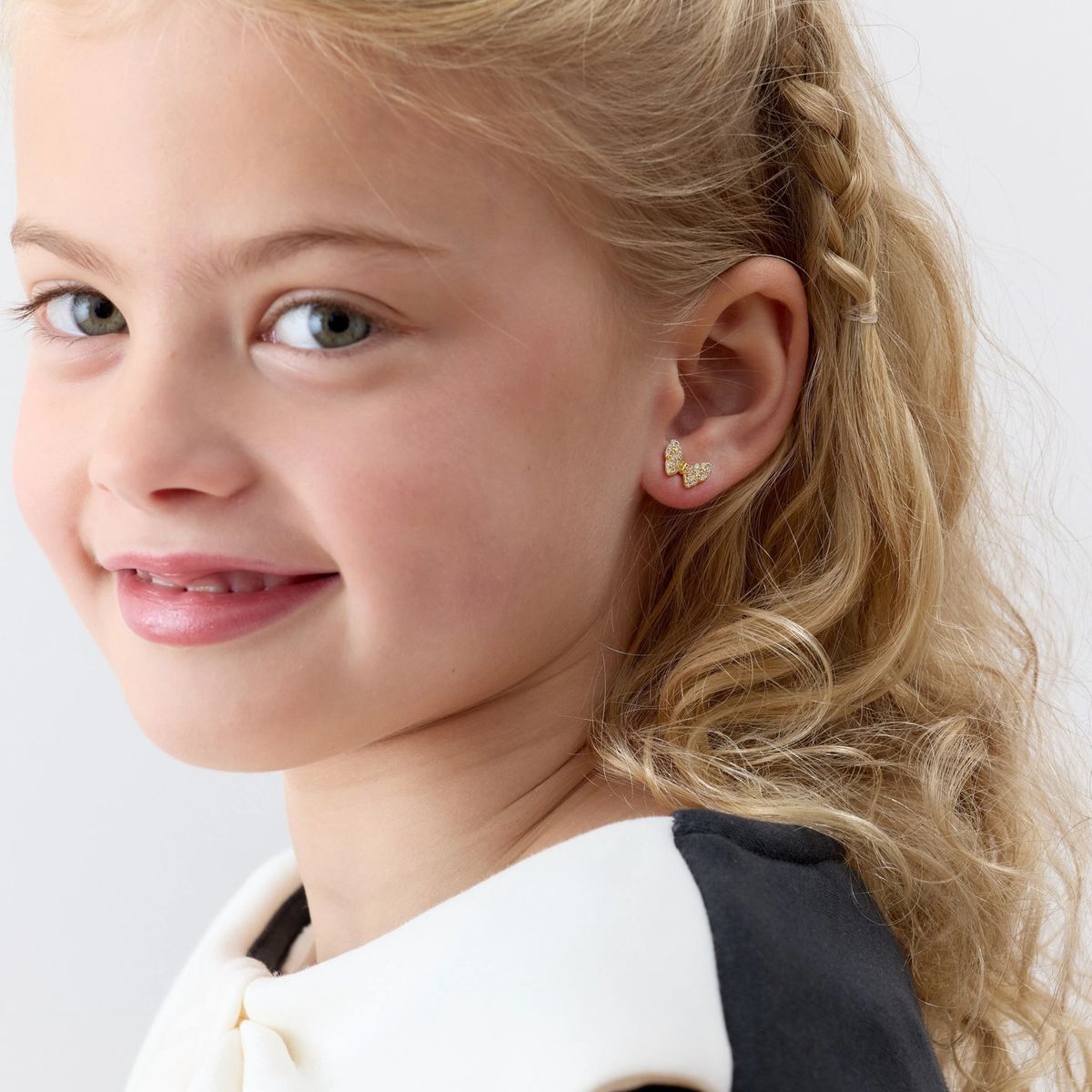 TIANA JOYAS - Aros Mariposa con Circones en Plata 925 baño Oro 18k Joya Niña