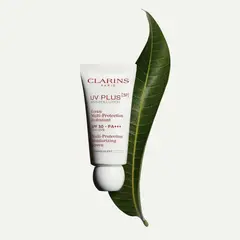 CLARINS - UV Plus Antipolución Pantalla Multi-Protección SPF 50 50 ml -