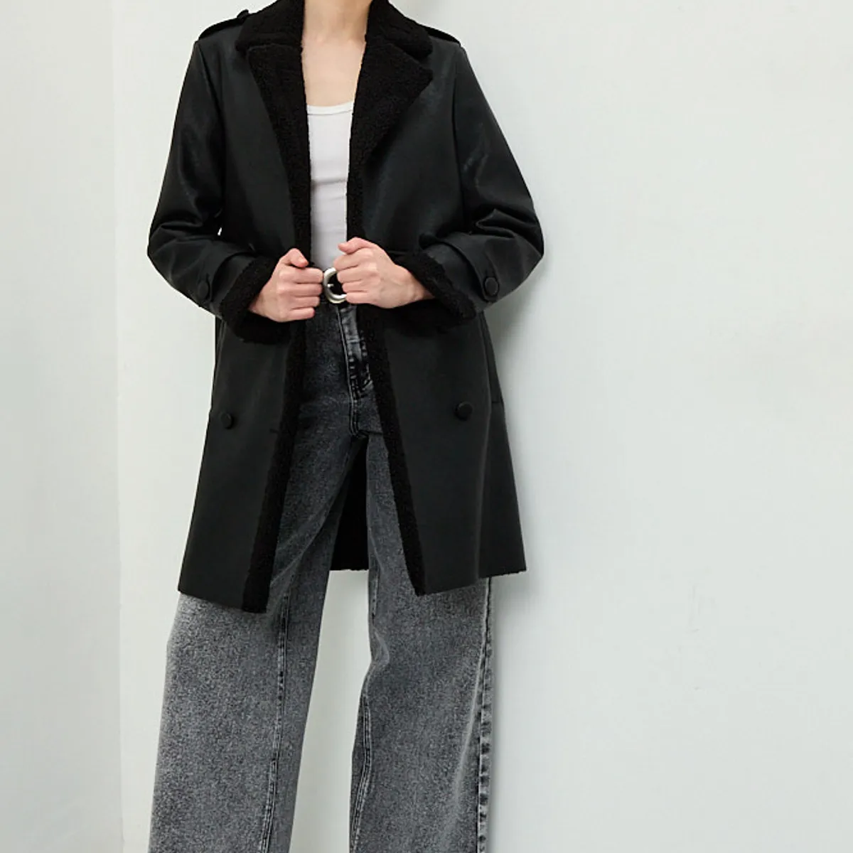 IO - Chaqueton Negro Mujer Io