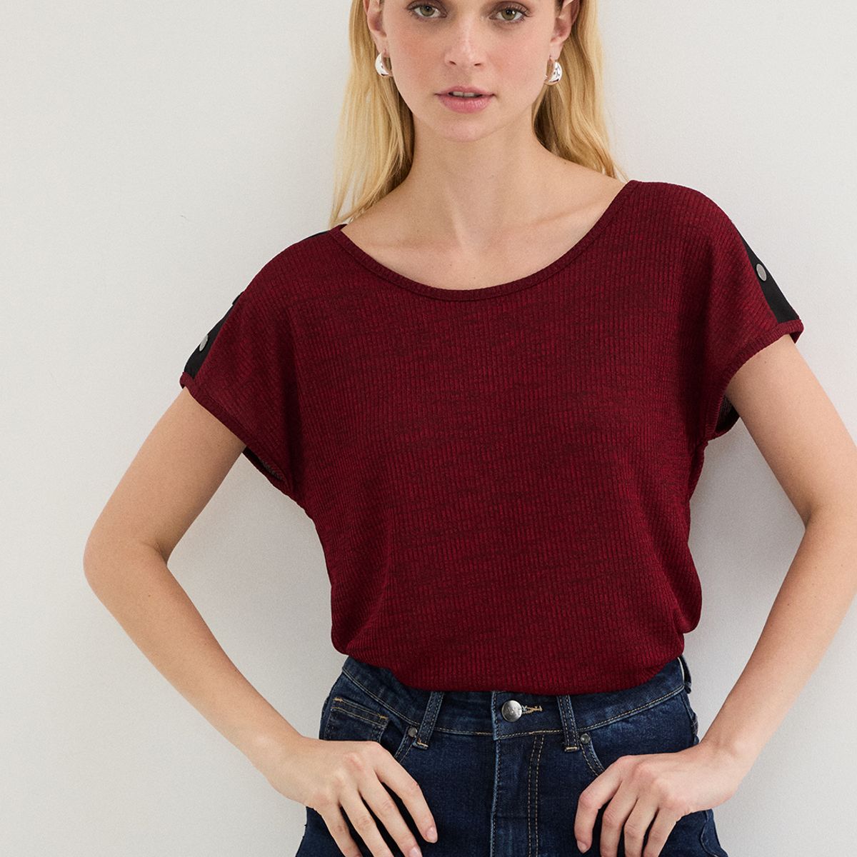 ASH - Polera Manga Corta Burdeo Mujer Ash