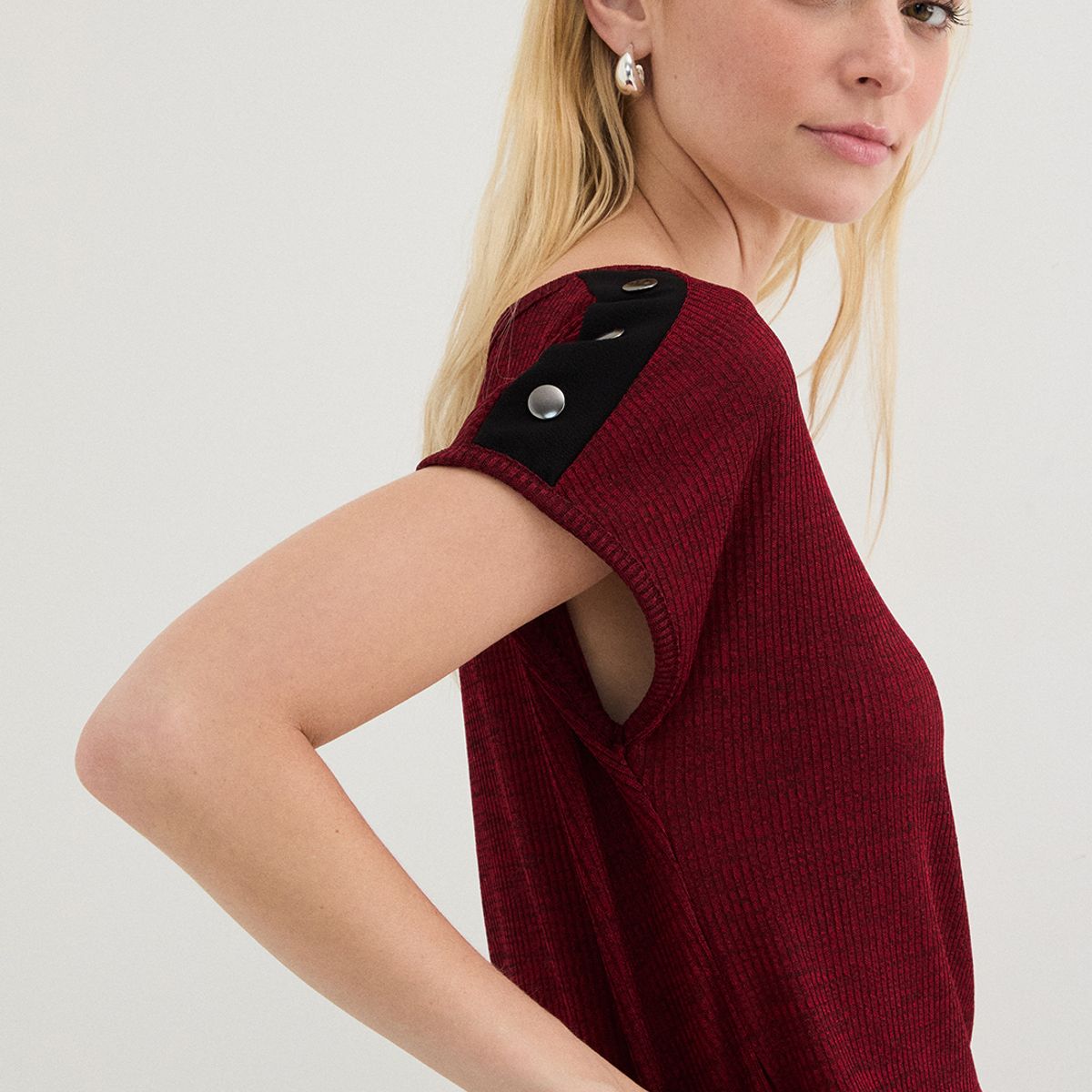 ASH - Polera Manga Corta Burdeo Mujer Ash