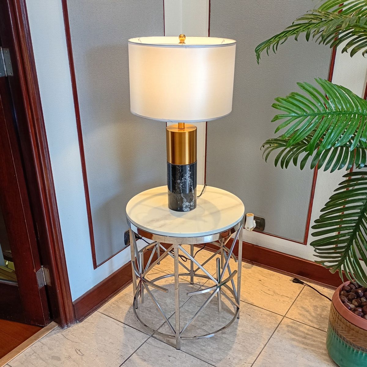 GENERICO - Mesa Lateral Fenix Plateado Blanco Estambul Design