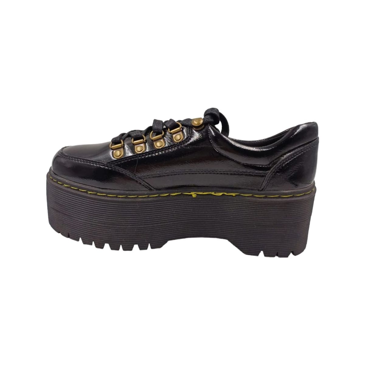 HERIEL - Zapatilla Negra Charol Mujer