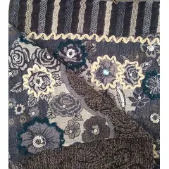 VANE COLLECTION - Pañoleta echarpe diseño flores 100% Lana bordada a mano lentejuelas