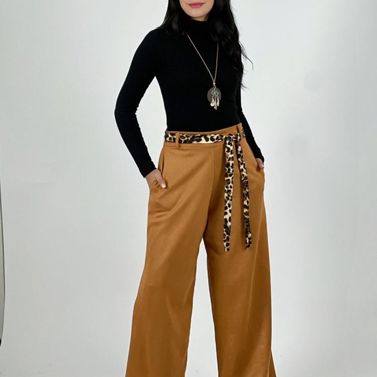 ENIGMATICA BOUTIQUE - Pantalón Gamuza con Cinturon Print Negro
