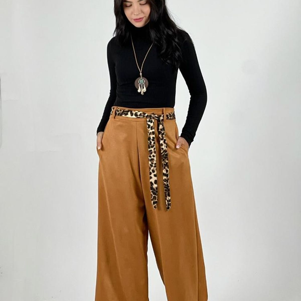 ENIGMATICA BOUTIQUE - Pantalón Gamuza con Cinturon Print Negro