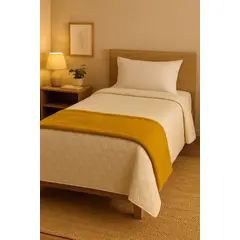 ANNGEBUT - Pack Quilt + Piecera Mostaza Estilo Hotel Textiles