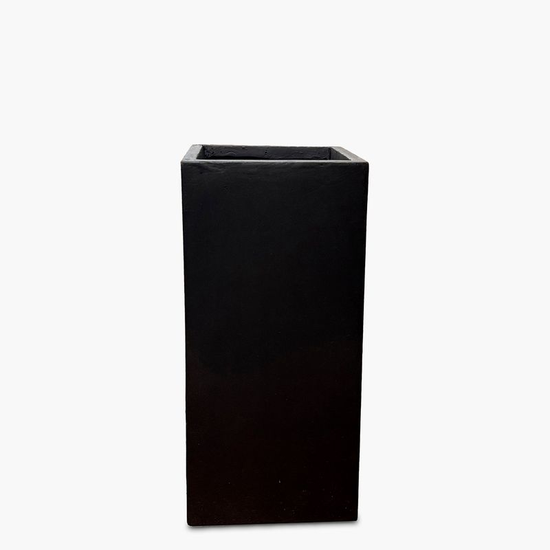 FORM DESIGN - Macetero Patagonia Alto 50 Negro Form