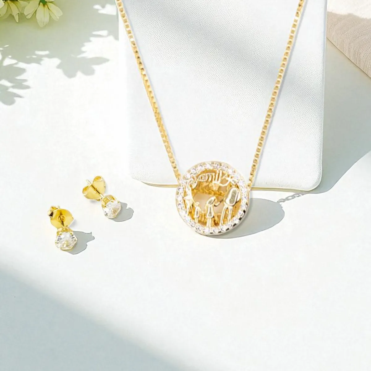 JOYAS MONTERO - Conjunto Familia Gold Microcircon Baño de oro 24k