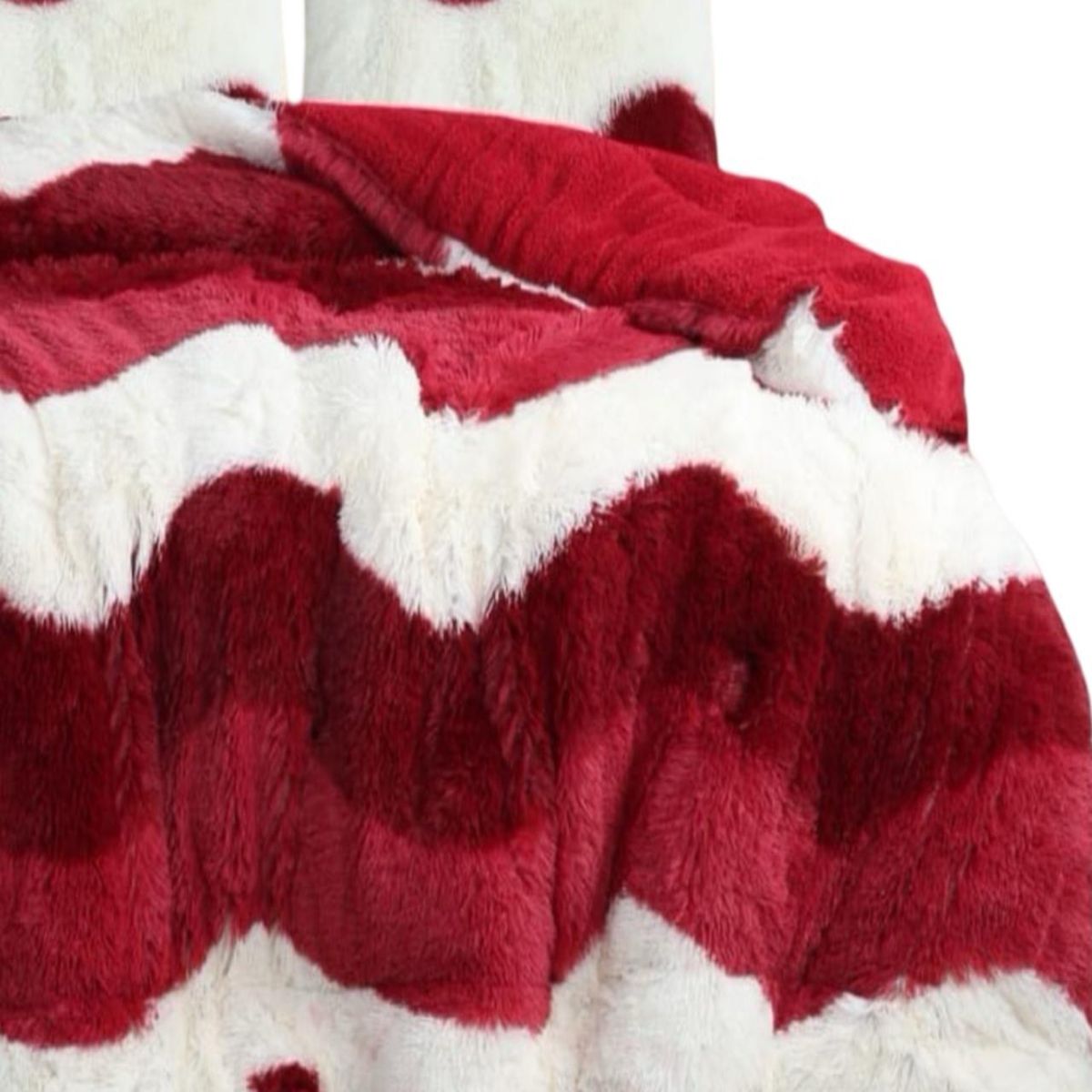 GENERICO - COBERTOR PELUDO CON CHIPORRO INVIERNO 2 PLAZAS Rojo