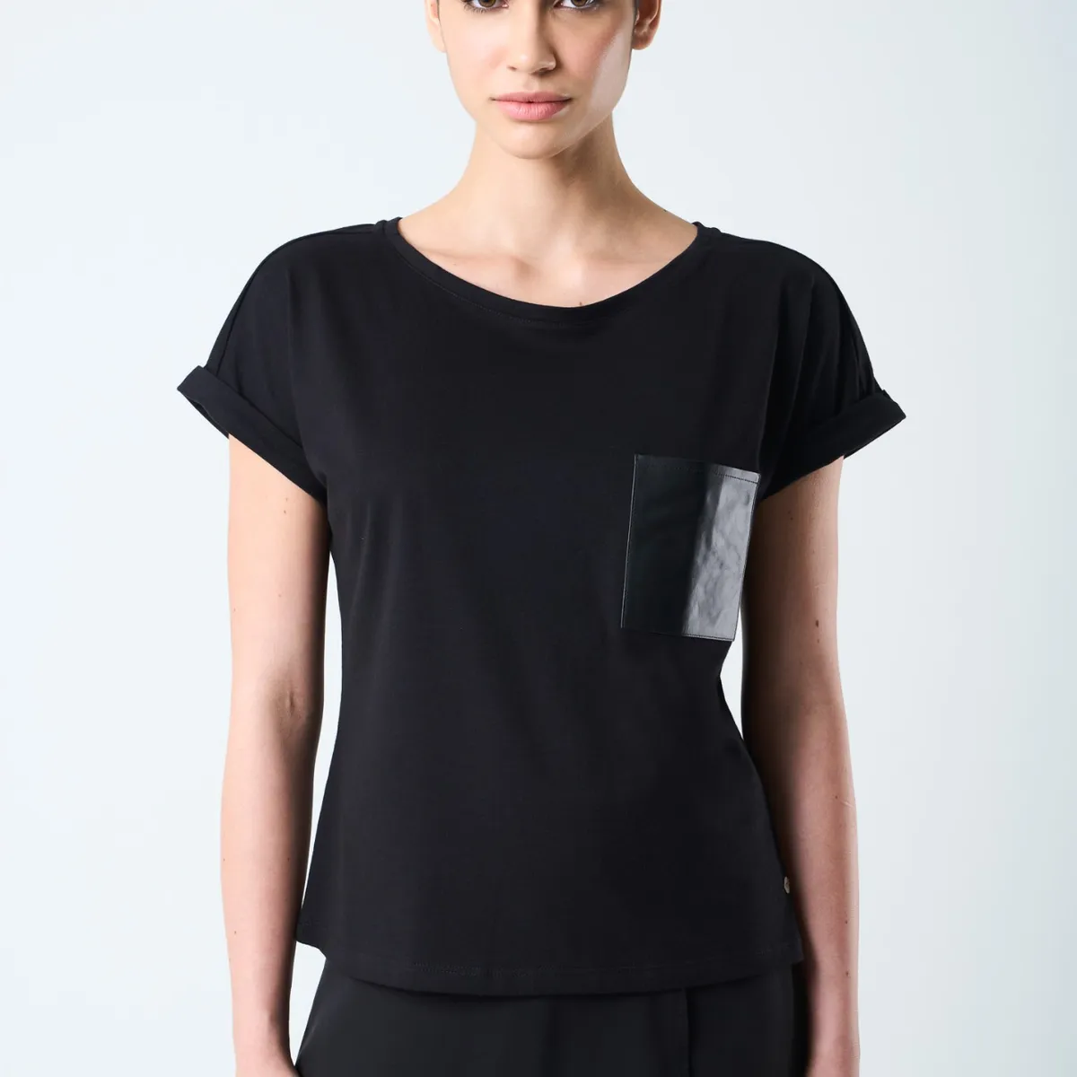 VELEZ - Vélez Camiseta Manga Corta Para Mujer Bolsillo Cuero Negro