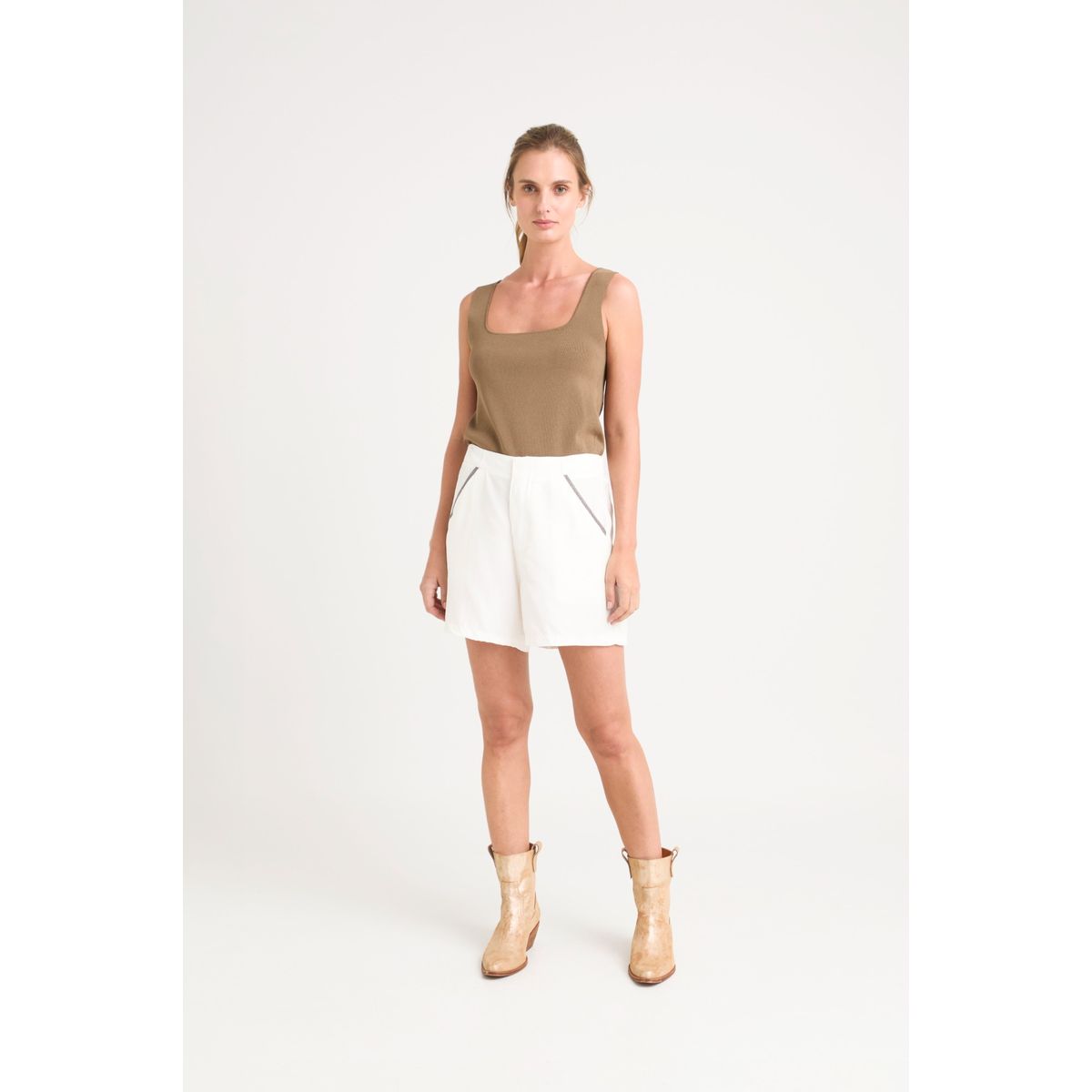 VELEZ - Vélez Short Caltha Tejido Plano Mujer Talle Millaré Blanco