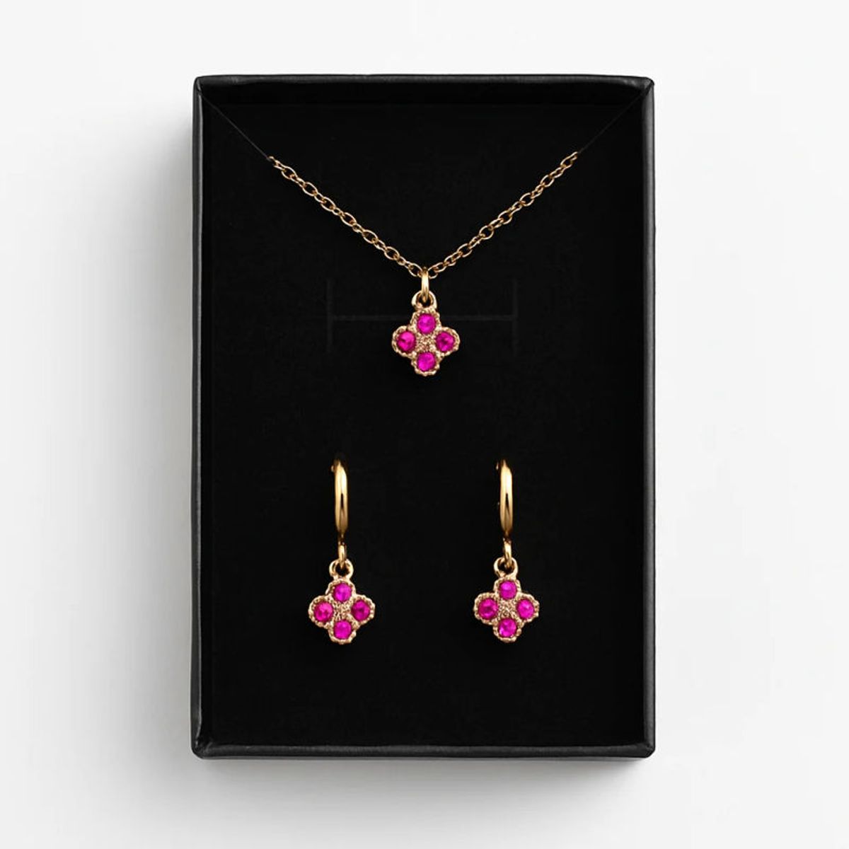 AMBAR JOYERIA - Aros Trébol Mini Clovers Fucsia - Baño 18k