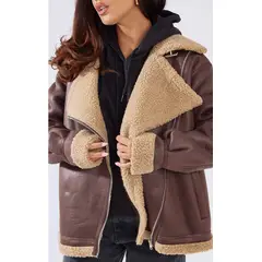 VELT - Chaqueta Larga Café Cuerina Con Chiporro Blanco Mujer Invierno