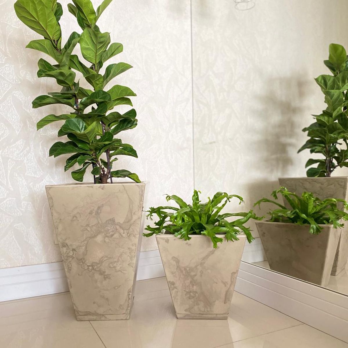 FLORIDIS - MACETERO FLORIDIS BEIGE EFECTO MARMOL ZURIQUE 55CM ALTO CON PLATO