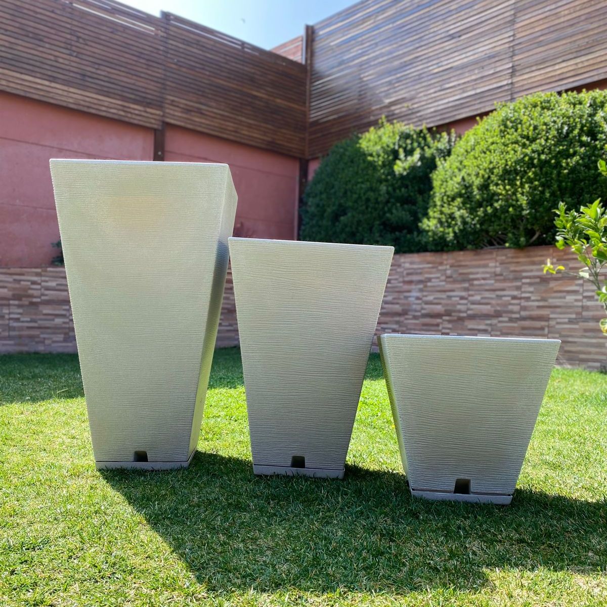 FLORIDIS - MACETERO FLORIDIS CEMENTO ZURIQUE 55CM ALTO CON PLATO