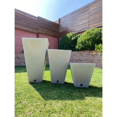 Imagen 2 del producto MACETERO CEMENTO ZURIQUE 55CM ALTO CON PLATO