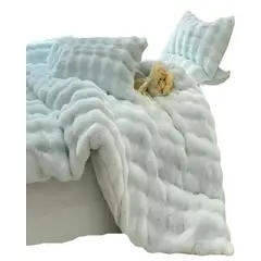 GENERICO - COBERTOR IMITACION DE PIEL DE CONEJO CON CHIPORRO CELESTE