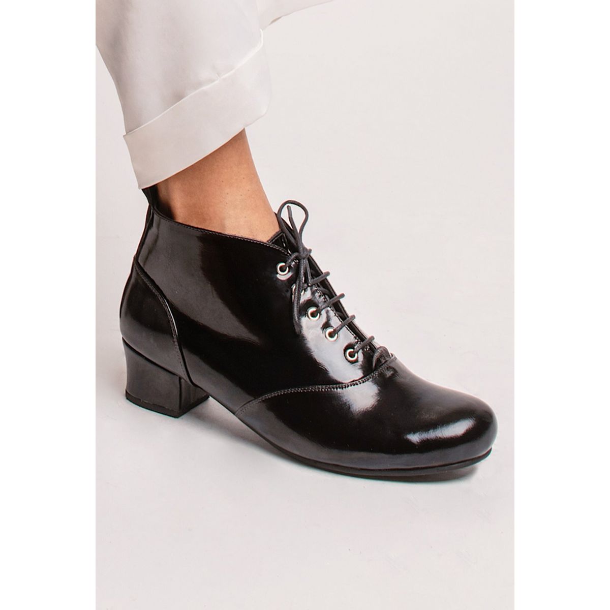 GANDARVA - Herminia Negro Richato