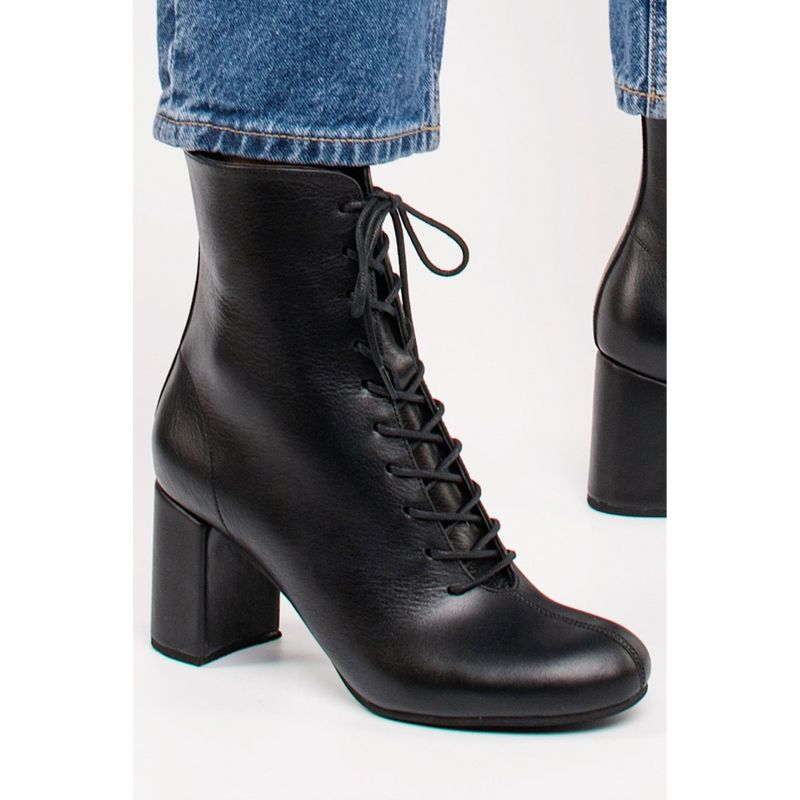 GANDARVA - Botín Mujer De Cuero Atenea Negro Opaco 7 cm