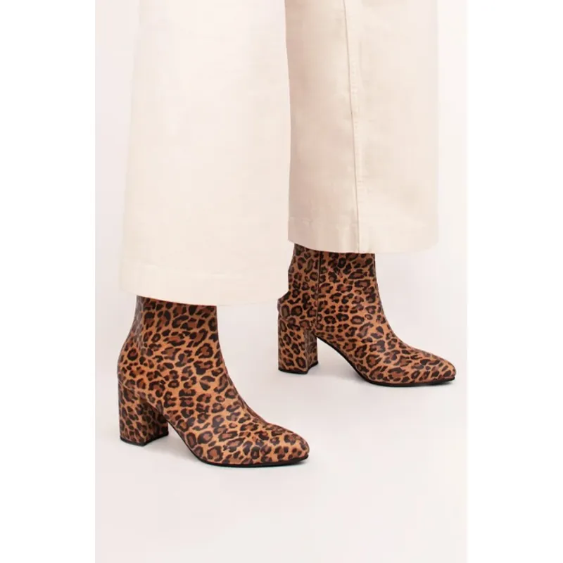 GANDARVA - Botín Mujer De Cuero Guacolda Animal Print 7 cm
